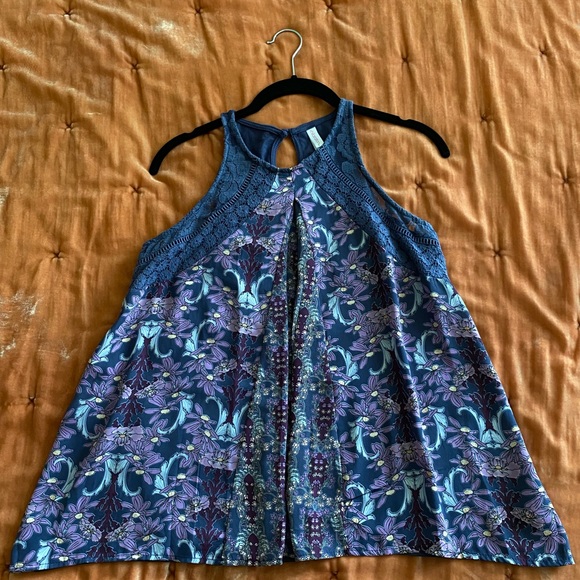 Small Xhilaration trapeze tank - Picture 3 of 5